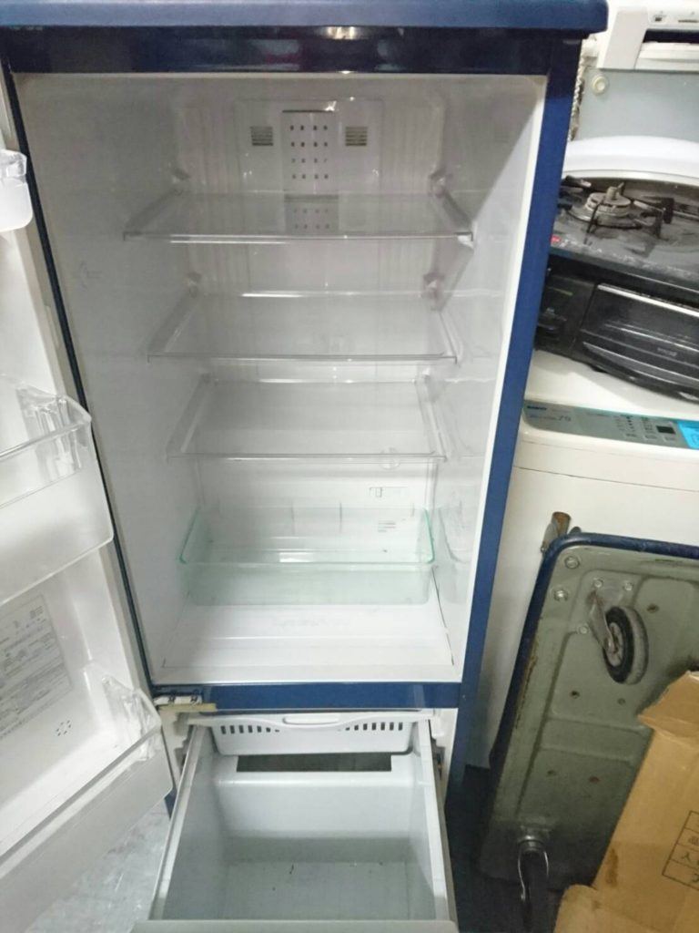 冷蔵庫の室内あ