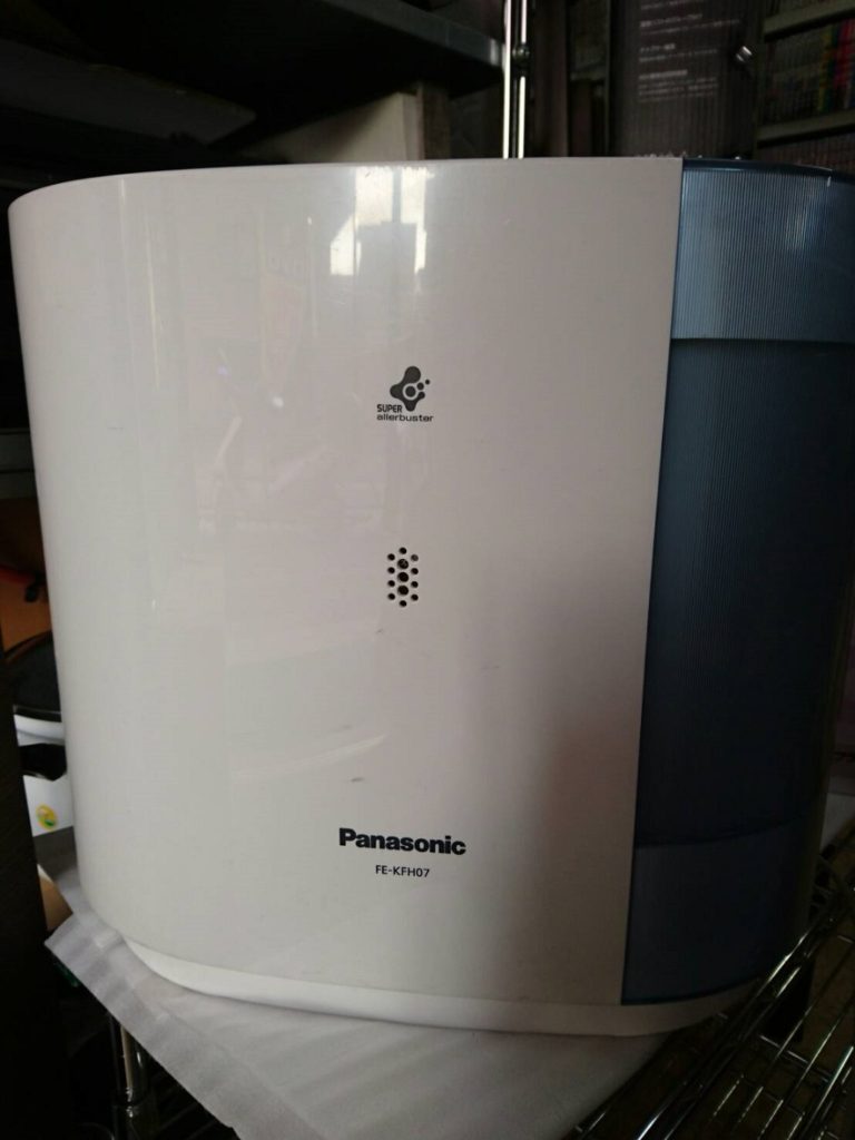 パナソニック製の気化式加湿器(FE-KFH07)