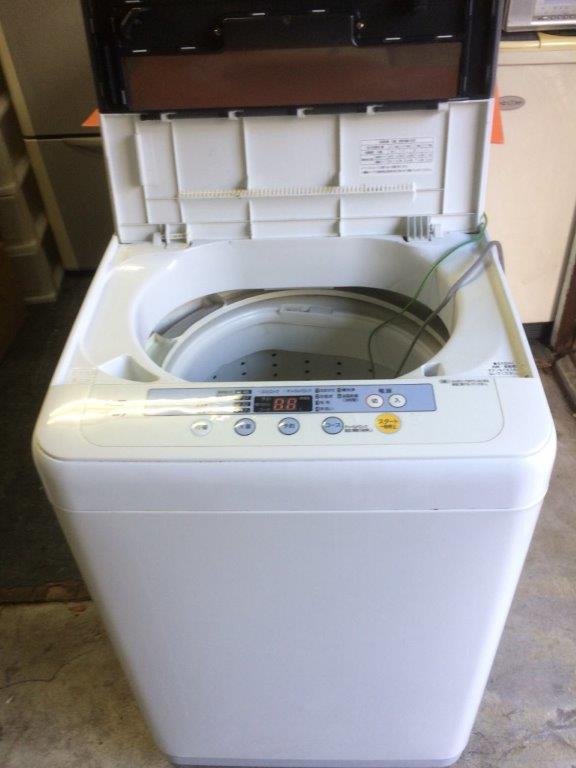 パナソニック製の洗濯機（NA-F45B3）