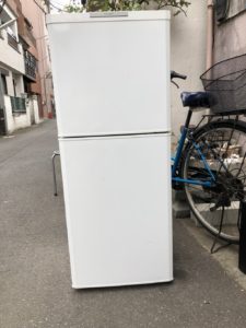 三菱製の2ドア冷蔵庫