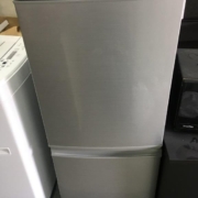 シャープ製の冷蔵庫