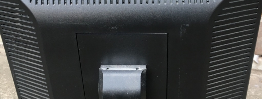 デル製のパソコン液晶モニター