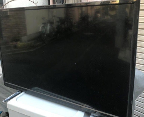 アズマ製の液晶テレビ