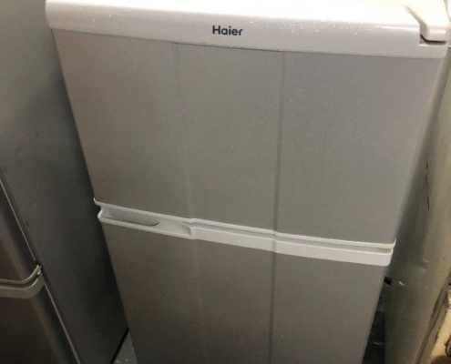 ハイアール製の2ドア冷蔵庫