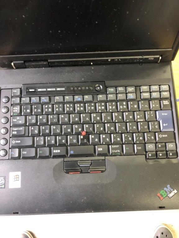 ノートパソコンのキーボードーボード