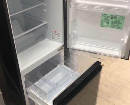三菱製の冷蔵庫（MR-P15E-B1）