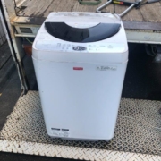 シャープ製の洗濯機「ES-F45NC」