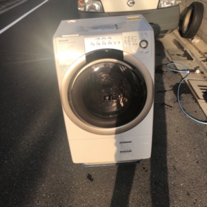 シャープ ドラム式洗濯乾燥機 ES-S70-WL 正面外観｜2015年製 7kg洗濯・3.5kg乾燥モデル