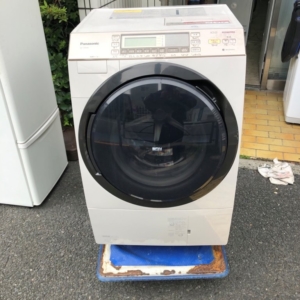 埼玉県吉川市で回収したパナソニック ドラム式洗濯乾燥機 NA-VX8500L 正面外観