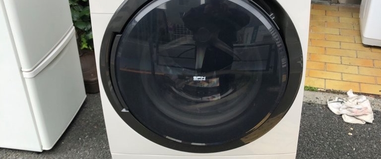 埼玉県吉川市で回収したパナソニック ドラム式洗濯乾燥機 NA-VX8500L 正面外観