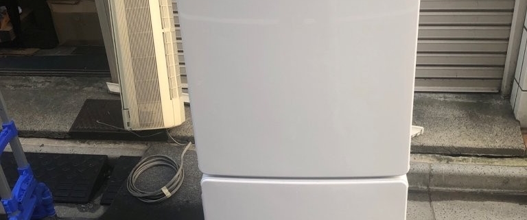 ハイアール冷蔵庫 JR-NF148A 148Lタイプの2ドア冷蔵庫 外観 正面 写真｜コンパクトで一人暮らしやセカンド冷蔵庫に最適