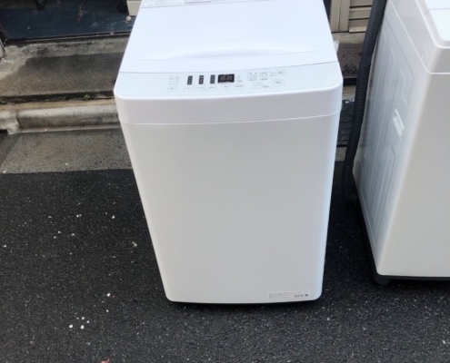 埼玉県八潮市で回収したハイセンス全自動洗濯機AT-WM5511-WHの外観｜5.5kgタイプの清潔なホワイトボディ