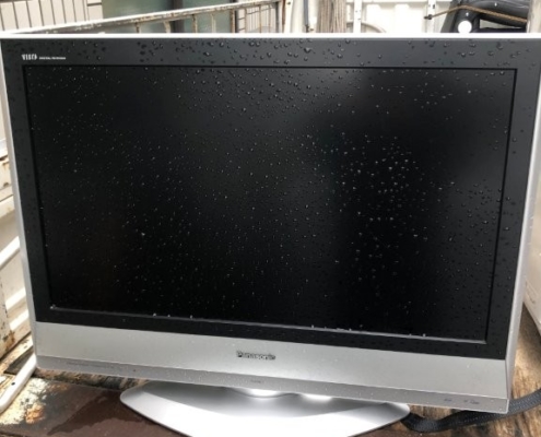 千葉県柏市柏の葉で回収したパナソニック製液晶テレビVIERA TH-32LX60の正面外観