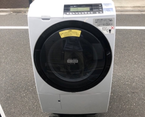 東京都小金井市で回収した日立ドラム式洗濯乾燥機「ビッグドラム スリム BD-S8800L」正面全体の様子｜ヒートリサイクル乾燥を搭載した2015年製モデル