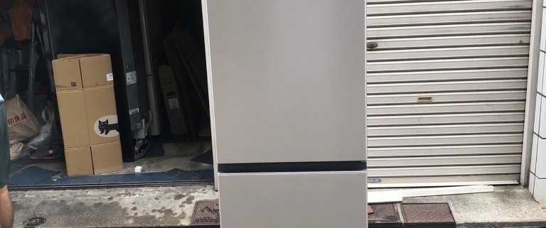 日立 ノンフロン冷凍冷蔵庫 R-V32KV（N）315L 外観写真 冷蔵庫回収前の状態