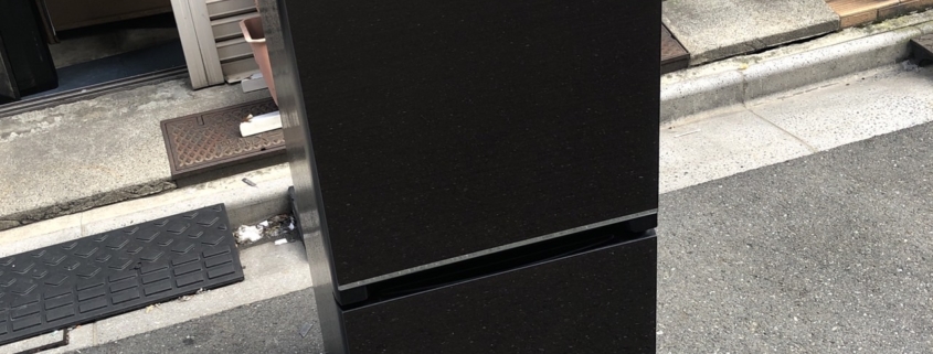 ハイセンス製 2ドア冷凍冷蔵庫 HR-G13B-BR ブラックカラー 本体外観