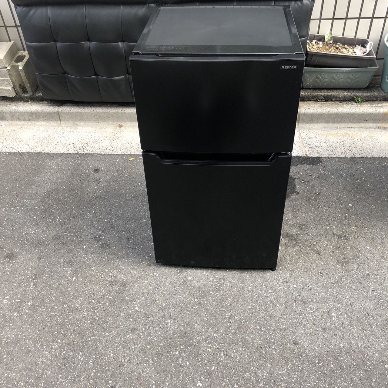 東京都世田谷区千歳台のマンションで回収したYRZ-C09LK 87L 2ドア冷蔵庫の外観全体