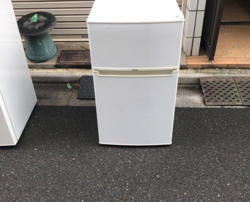 東京都武蔵野市御殿山 冷蔵庫回収 Haier JR-N85B 85L 2018年製 正面外観