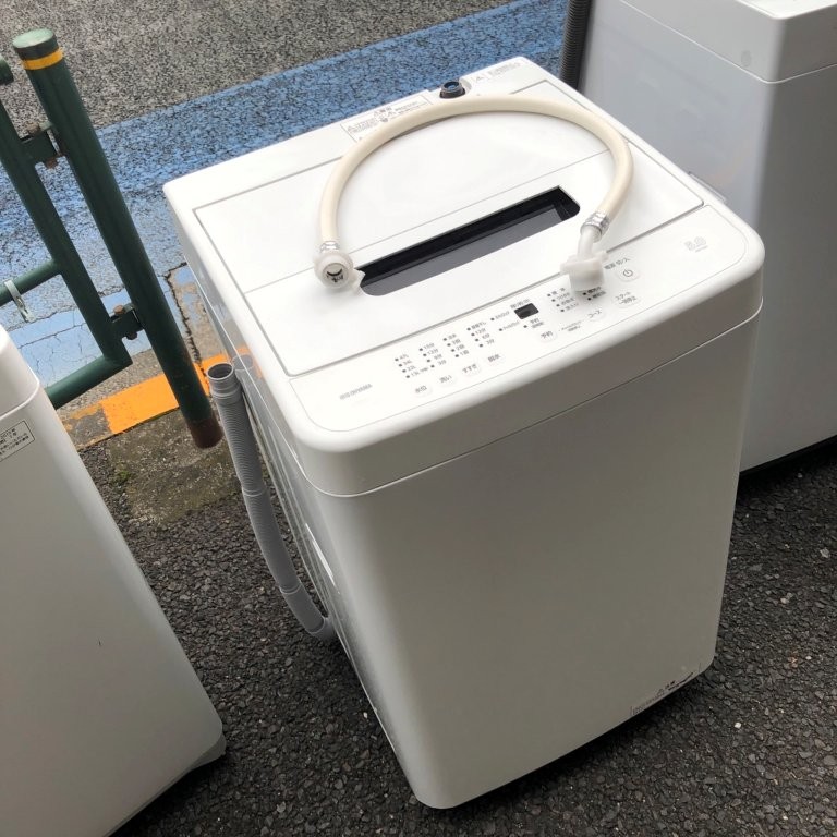 新宿区若葉 IAW-T504 給水ホース付き状態 東京都新宿区若葉 洗濯機回収 IRIS OHYAMA IAW-T504 給水ホース付き 取り外し前